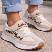 Baskets enfant personnalisées avec prénom – style léopard